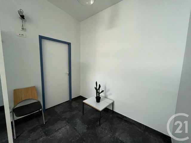 Appartement Local à louer - 1 pièce - 52.0 m2 - FOIX - 09 - MIDI-PYRENEES - Century 21 L'Agence