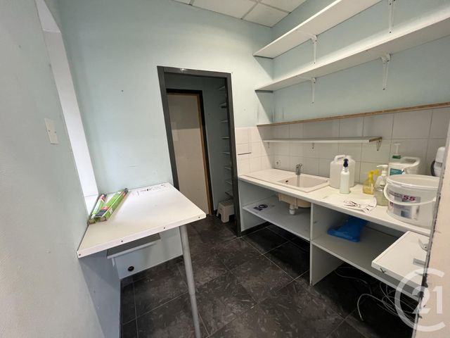 Appartement Local à louer - 1 pièce - 52.0 m2 - FOIX - 09 - MIDI-PYRENEES - Century 21 L'Agence