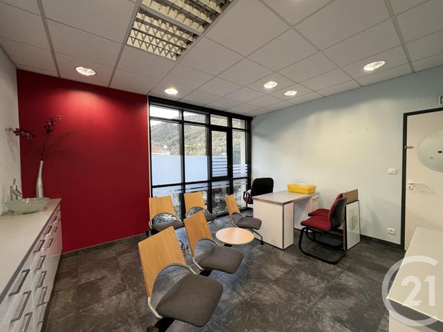 Appartement Local à louer - 1 pièce - 52.0 m2 - FOIX - 09 - MIDI-PYRENEES - Century 21 L'Agence