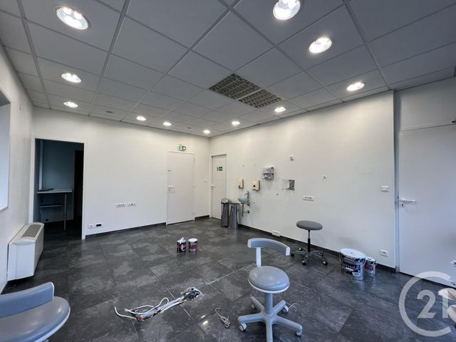 Appartement Local à louer - 1 pièce - 52.0 m2 - FOIX - 09 - MIDI-PYRENEES - Century 21 L'Agence