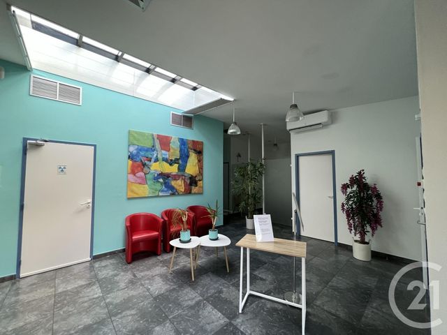 Appartement Local à louer - 1 pièce - 52.0 m2 - FOIX - 09 - MIDI-PYRENEES - Century 21 L'Agence