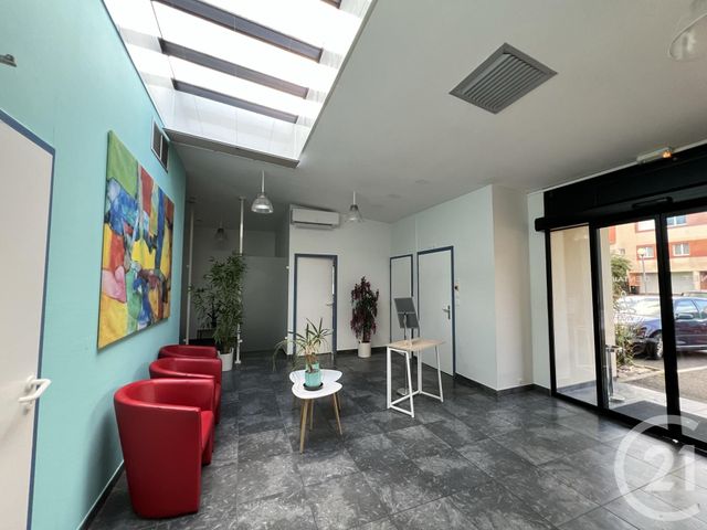Appartement Local à louer - 1 pièce - 52.0 m2 - FOIX - 09 - MIDI-PYRENEES - Century 21 L'Agence