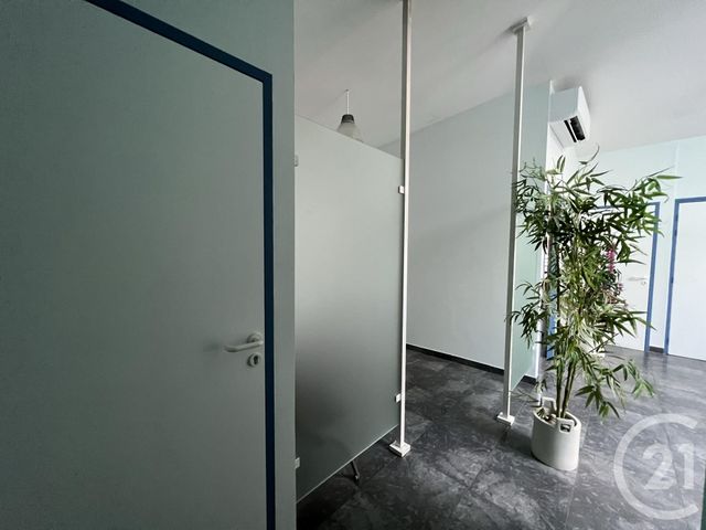 Appartement Local à louer - 1 pièce - 52.0 m2 - FOIX - 09 - MIDI-PYRENEES - Century 21 L'Agence