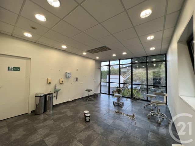 Appartement Local à louer - 1 pièce - 52.0 m2 - FOIX - 09 - MIDI-PYRENEES - Century 21 L'Agence