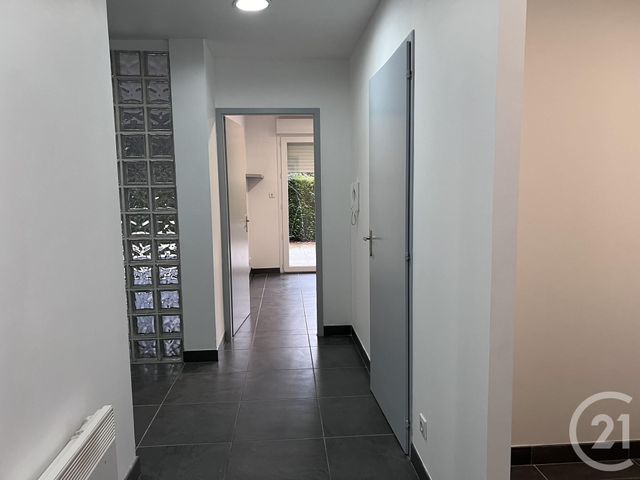 Appartement Local à louer - 2 pièces - 76.0 m2 - FOIX - 09 - MIDI-PYRENEES - Century 21 L'Agence