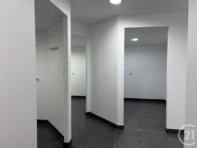 Appartement Local à louer - 2 pièces - 76.0 m2 - FOIX - 09 - MIDI-PYRENEES - Century 21 L'Agence