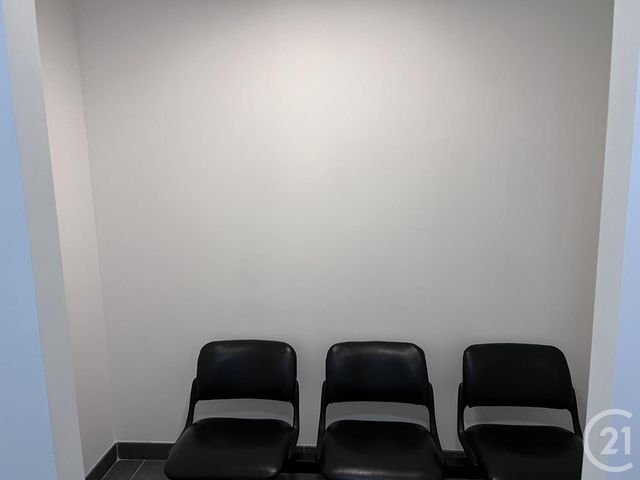 Appartement Local à louer - 2 pièces - 76.0 m2 - FOIX - 09 - MIDI-PYRENEES - Century 21 L'Agence