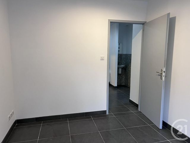 Appartement Local à louer - 2 pièces - 76.0 m2 - FOIX - 09 - MIDI-PYRENEES - Century 21 L'Agence