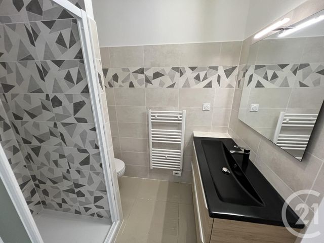 Appartement T2 à louer - 2 pièces - 41.35 m2 - FOIX - 09 - MIDI-PYRENEES - Century 21 L'Agence