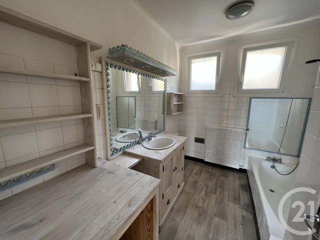 Appartement F5 à louer - 5 pièces - 125.0 m2 - FOIX - 09 - MIDI-PYRENEES - Century 21 L'Agence