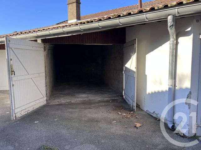 parking à louer - 12.0 m2 - FOIX - 09 - MIDI-PYRENEES - Century 21 L'Agence