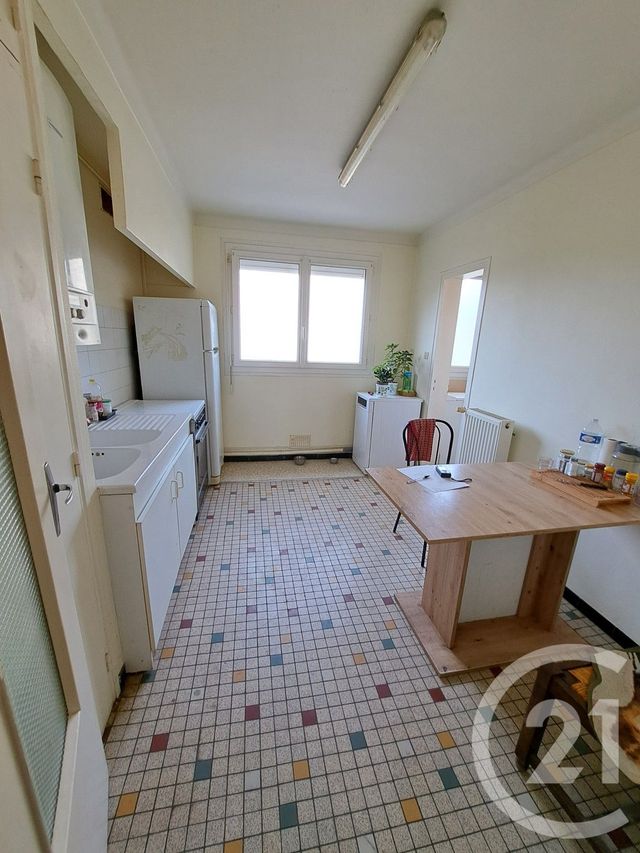 Appartement F3 à vendre - 3 pièces - 74.19 m2 - FOIX - 09 - MIDI-PYRENEES - Century 21 L'Agence