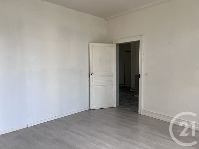 Appartement T2 à louer - 3 pièces - 111.0 m2 - VARILHES - 09 - MIDI-PYRENEES - Century 21 L'Agence