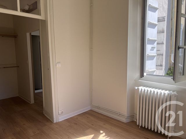 Appartement T3 à louer - 3 pièces - 81.14 m2 - FOIX - 09 - MIDI-PYRENEES - Century 21 L'Agence