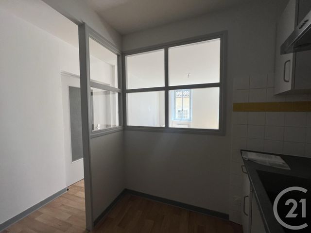 Appartement T4 à louer - 4 pièces - 80.0 m2 - FOIX - 09 - MIDI-PYRENEES - Century 21 L'Agence