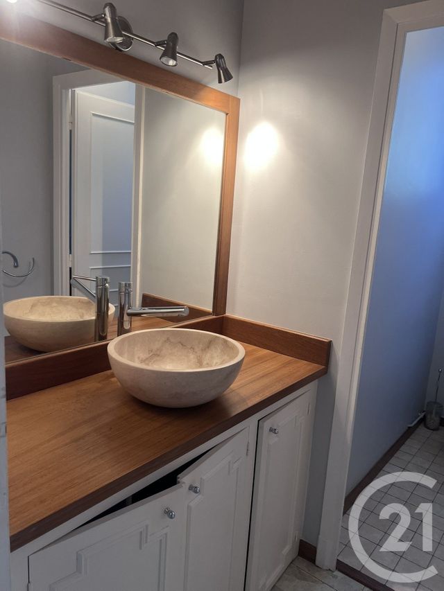 Appartement F4 à louer - 4 pièces - 110.0 m2 - FOIX - 09 - MIDI-PYRENEES - Century 21 L'Agence