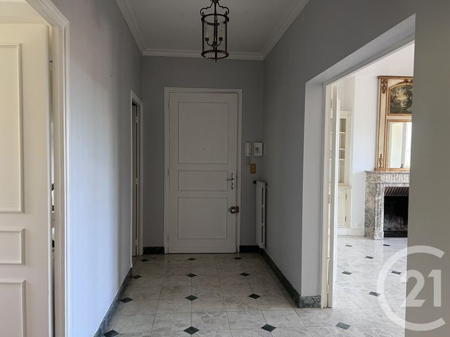 Appartement F4 à louer - 4 pièces - 110.0 m2 - FOIX - 09 - MIDI-PYRENEES - Century 21 L'Agence
