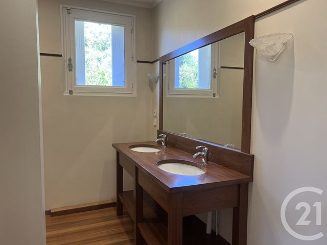 Appartement F4 à louer - 4 pièces - 110.0 m2 - FOIX - 09 - MIDI-PYRENEES - Century 21 L'Agence