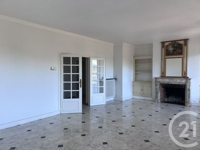 Appartement F4 à louer - 4 pièces - 110.0 m2 - FOIX - 09 - MIDI-PYRENEES - Century 21 L'Agence