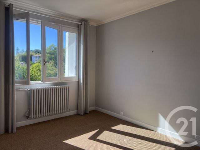 Appartement F4 à louer - 4 pièces - 110.0 m2 - FOIX - 09 - MIDI-PYRENEES - Century 21 L'Agence