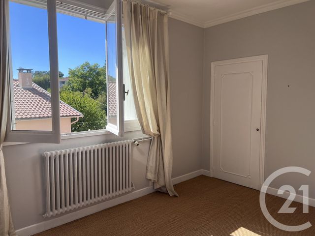 Appartement F4 à louer - 4 pièces - 110.0 m2 - FOIX - 09 - MIDI-PYRENEES - Century 21 L'Agence