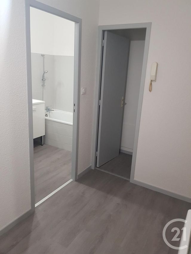 Appartement T3 à louer - 3 pièces - 67.85 m2 - FOIX - 09 - MIDI-PYRENEES - Century 21 L'Agence